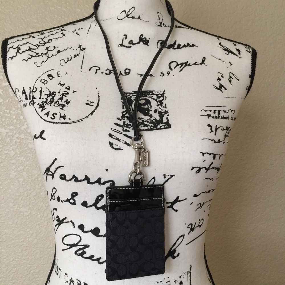 ⚡️SOLD⚡️COACH Signature ID Lanyard